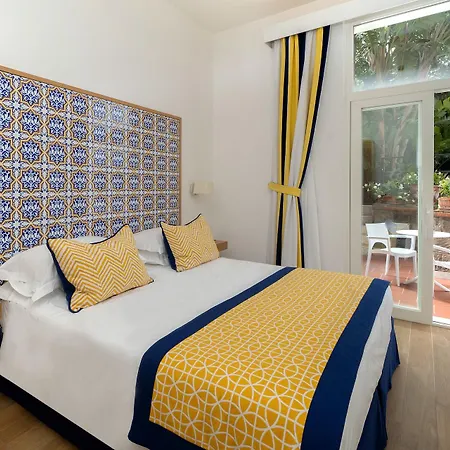 Miramare Hotell 4*