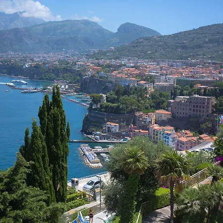 Miramare מלון סורנטו