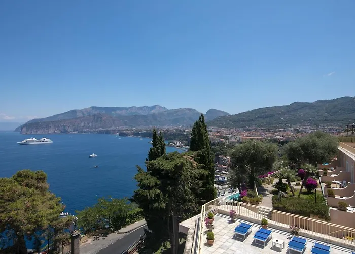 Ξενοδοχείο Miramare 4*