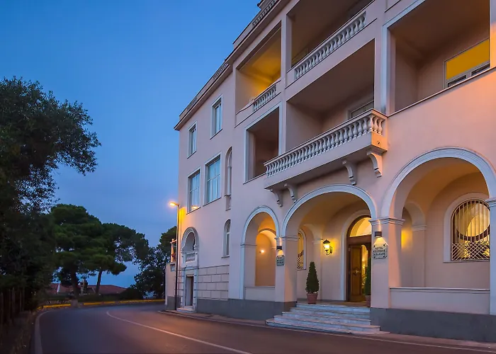 Miramare Ξενοδοχείο 4*